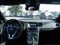 Gebraucht Volvo V60 Summum 181 PS (133 kW) 2015 Schwarz metallic Kombi