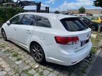 Gebraucht Toyota Avensis 150 PS (110 kW) 2012 Weiß Kombi