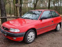 Gebraucht Opel Astra 75 PS (55 kW) 1996 Rot Limousine