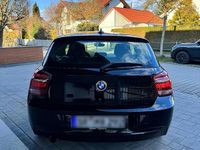 Gebraucht BMW 114 102 PS (75 kW) 2012 Schwarz Kleinwagen