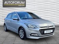 Gebraucht Hyundai i20 101 PS (74 kW) 2017 Silber Limousine