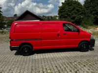 Gebraucht Toyota HiAce H4 95 PS (69 kW) 2011 Rot Van