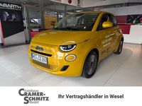 Neu Fiat 500 65 PS (47 kW) 2026 Gelb Limousine