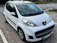 Gebraucht Peugeot 107 68 PS (50 kW) 2011 Weiß Kleinwagen