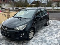 Gebraucht Hyundai i20 75 PS (55 kW) 2013 Schwarz Kleinwagen