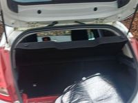 Gebraucht Ford Fiesta Titanium 82 PS (60 kW) 2012 Weiß Kleinwagen