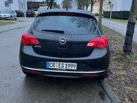 Gebraucht Opel Astra Edition 120 PS (88 kW) 2014 Schwarz Limousine