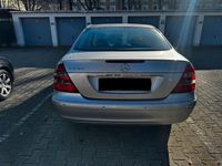 Gebraucht Mercedes E240 177 PS (130 kW) 2005 Silber Limousine