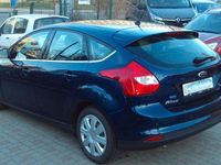 Gebraucht Ford Focus Champions Edition 125 PS (91 kW) 2013 Blau Limousine
