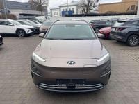 Gebraucht Hyundai Kona Select 100 kW (136 PS) 2022 Silky bronze / met SUV