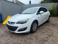 Gebraucht Opel Astra 110 PS (80 kW) 2013 Weiß Kleinwagen