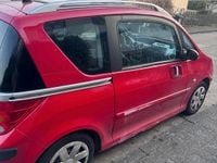 Gebraucht Peugeot 1007 110 PS (80 kW) 2006 Rot Van / Kleinbus