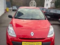 Gebraucht Renault Clio III 75 PS (55 kW) 2012 Rot Kleinwagen