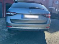 Usado Skoda Superb 190 HP (139 kW) 2018 Azul Carrinha