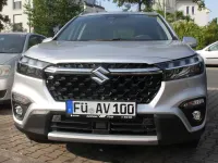Gebraucht Suzuki SX4 S-Cross Comfort 102 PS (75 kW) 2024 Silky silver metallic SUV