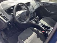 Gebraucht Ford Focus Ambiente 101 PS (74 kW) 2015 Blau Kleinwagen