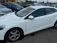 Gebraucht Volvo V40 114 PS (83 kW) 2013 Weiß Kombi