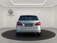 Gebraucht Mercedes B180 122 PS (89 kW) 2018 Silber Kleinwagen