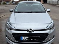 Gebraucht Hyundai i20 Active 101 PS (74 kW) 2018 Silber Limousine
