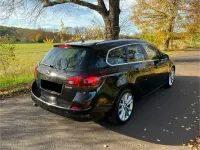 Gebraucht Opel Astra 140 PS (102 kW) 2011 Schwarz Kombi