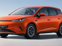 Neu BYD Dolphin Active 128 kW (175 PS) 2026 Orange sunset Kleinwagen