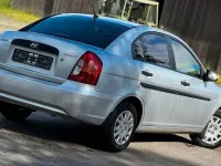 Gebraucht Hyundai Accent 97 PS (71 kW) 2009 Silber Limousine
