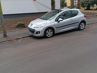 Gebraucht Peugeot 207 105 PS (77 kW) 2011 Silber Limousine