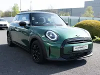 Gebraucht Mini Cooper Classic 136 PS (100 kW) 2023 Grün Kleinwagen