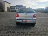 Second-hand VW Polo Basis 75 CP (55 kW) 2003 Argintiu Berlinǎ