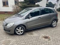 Gebraucht Mercedes B150 95 PS (69 kW) 2008 Braun Van / Kleinbus