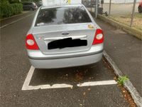 Gebraucht Ford Focus Trend 101 PS (74 kW) 2006 Silber Limousine