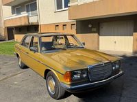 Gebraucht Mercedes E280 177 PS (130 kW) 1978 Gelb Limousine