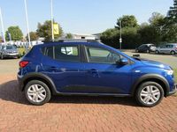 Gebraucht Dacia Sandero Stepway 101 PS (74 kW) 2024 Blau / außenfarbe stahlblau Kleinwagen