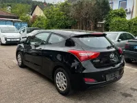 Usado Hyundai i30 Classic 99 CV (72 kW) 2013 Negro Coupe