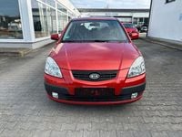 Gebraucht Kia Rio Vision 97 PS (71 kW) 2009 Rot Limousine