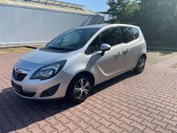 Gebraucht Opel Meriva Design Edition 101 PS (74 kW) 2011 Silber Van / Kleinbus