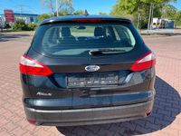 Gebraucht Ford Focus Trend 125 PS (91 kW) 2012 Schwarz Limousine