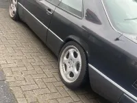 Gebraucht Mercedes 220 132 PS (97 kW) 1993 Schwarz Coupé