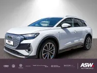 Gebraucht Audi Q4 e-tron S-Line 194 kW (265 PS) 2023 Gletscherweiß metallic SUV