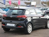 Gebraucht Hyundai i20 Classic 84 PS (61 kW) 2018 Schwarz Limousine
