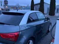 Gebraucht Audi A1 Ambiente 105 PS (77 kW) 2013 Grau Kleinwagen