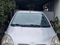 Gebraucht Toyota Yaris 87 PS (63 kW) 2003 Silber Kleinwagen