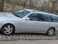 Gebraucht Mercedes E320 Avantgarde 197 PS (144 kW) 2002 Silber Kombi