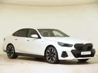 Gebraucht BMW 520 M Sport 197 PS (144 kW) 2024 Weiß Limousine