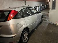Gebraucht Ford Focus 100 PS (73 kW) 2001 Silber Kleinwagen