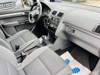 Gebraucht VW Touran Trendline 105 PS (77 kW) 2011 Silbergrau Van / Kleinbus