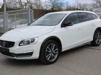 Gebraucht Volvo V60 CC Summum 190 PS (139 kW) 2015 White solid Kombi