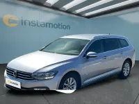 Gebraucht VW Passat 150 PS (110 kW) 2023 Silber Kombi