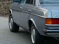 Gebraucht Mercedes 250 140 PS (102 kW) 1983 Blau Limousine