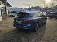 Gebraucht Ford Focus Titanium 155 PS (114 kW) 2022 Blau Limousine